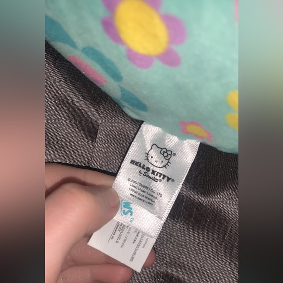 Hello kitty flower girl 12”squishmallow!💐🌸🌺 - Picture 2 of 4